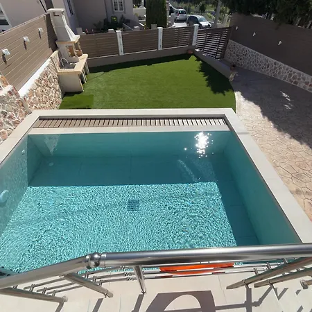 Katsaras Sunset & Pool House