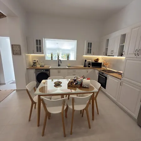 Katsaras Sunset & Pool House Villa